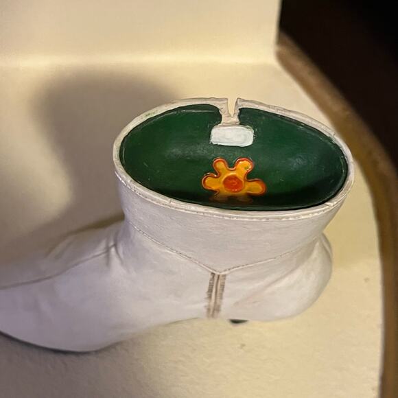 Just the Right Shoe Ingenue - Picture 9 of 10